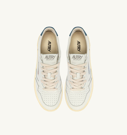 AUTRY Man MEDALIST LOW SNEAKERS IN WHITE AND MALLARD BLUE LEATHER