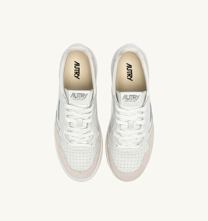 AUTRY Man MEDALIST LOW SNEAKERS IN WHITE LEATHER AND SUEDE