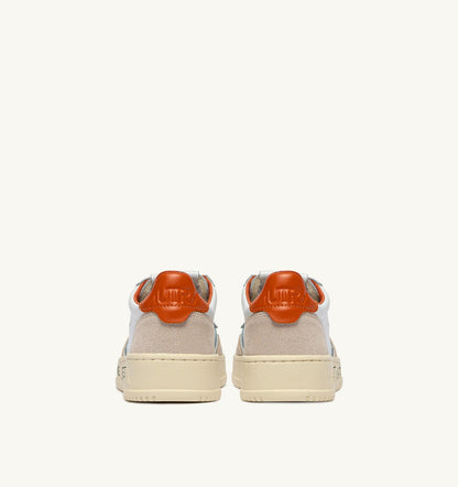 AUTRY Man MEDALIST LOW SNEAKERS IN LEATHER AND SUEDE COLOR WHITE AND HAWAIIAN SUNSET WITH LETTERING