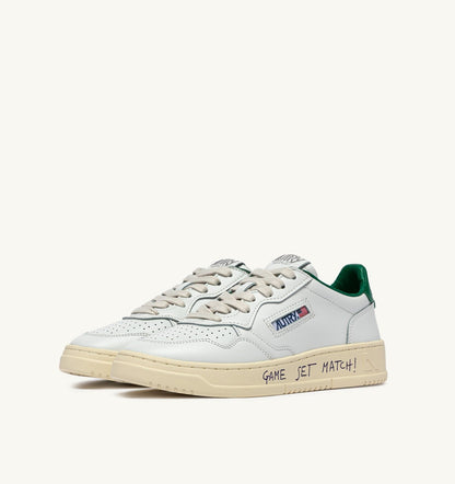 AUTRY Man MEDALIST LOW SNEAKERS IN LEATHER COLOR WHITE AND GREEN JACKET WITH LETTERING