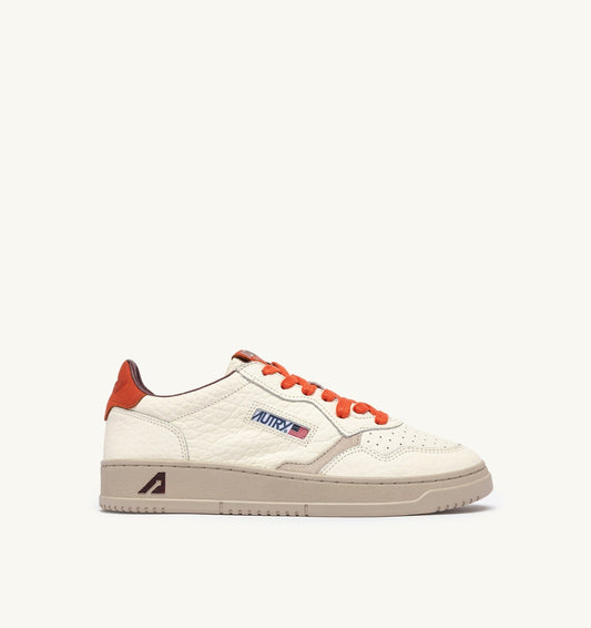 AUTRY Man MEDALIST LOW SNEAKERS IN SAND AND PUMPKIN LEATHER