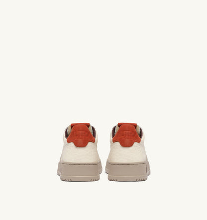 AUTRY Man MEDALIST LOW SNEAKERS IN SAND AND PUMPKIN LEATHER