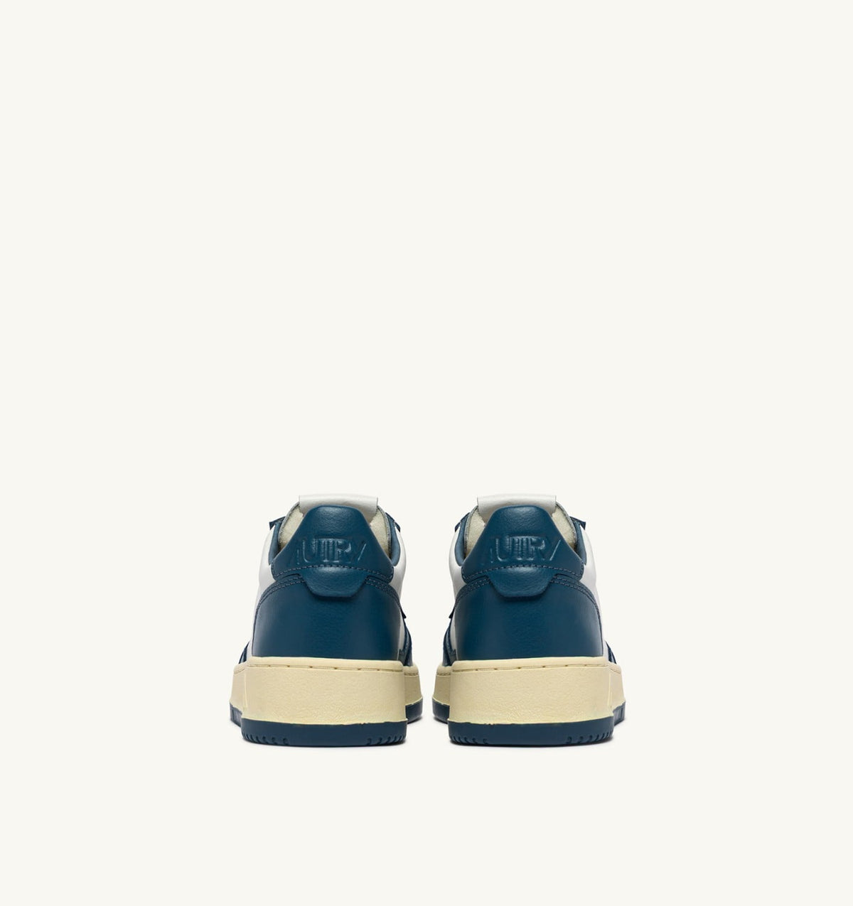 AUTRY Man MEDALIST LOW BICOLOR SNEAKERS IN WHITE AND MALLARD BLUE LEATHER