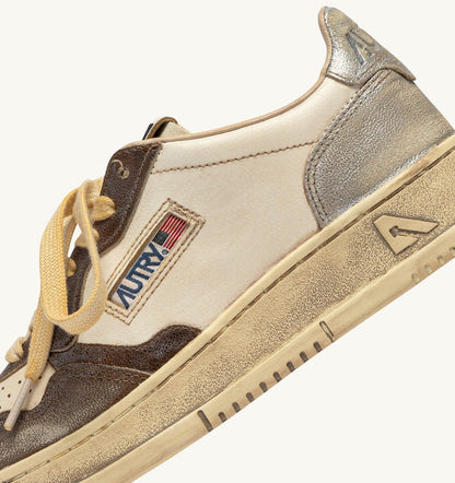 AUTRY Man MEDALIST LOW SUPER VINTAGE SNEAKERS IN CHOCOLATE AND SILVER LEATHER