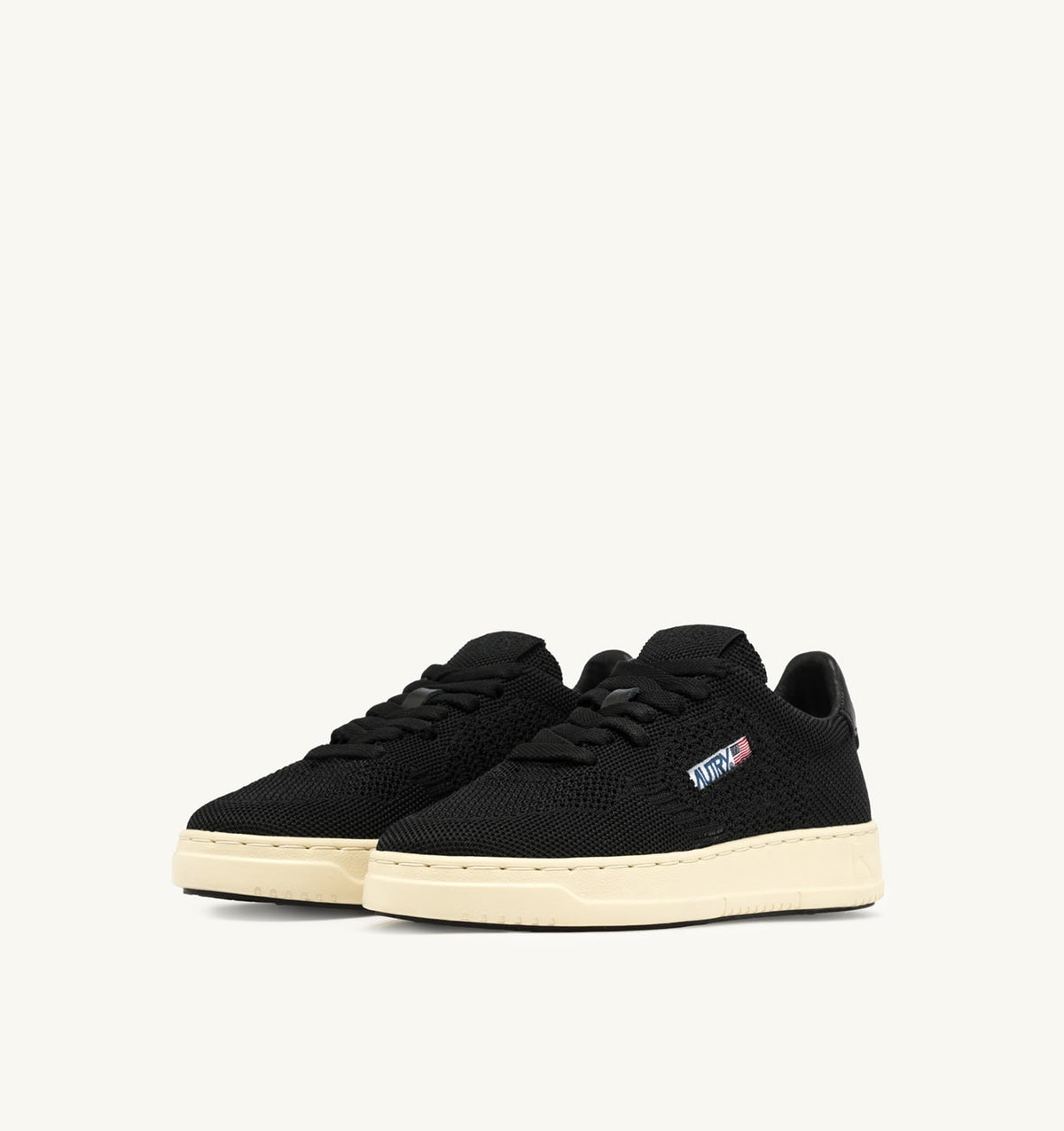 AUTRY Man EASEKNIT MEDALIST LOW SNEAKERS IN BLACK COLOR KNIT