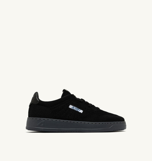AUTRY Man MEDALIST EASEKNIT LOW SNEAKERS IN BLACK KNIT