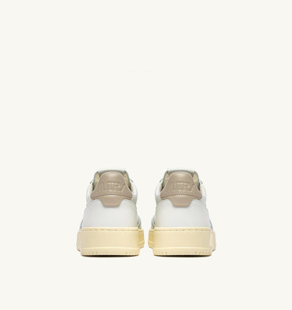AUTRY Man MEDALIST LOW SNEAKERS IN WHITE AND FEATHER GRAY LEATHER