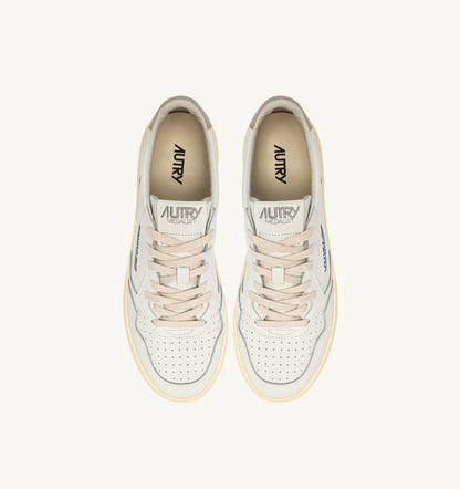 AUTRY Man MEDALIST LOW SNEAKERS IN WHITE AND FEATHER GRAY LEATHER