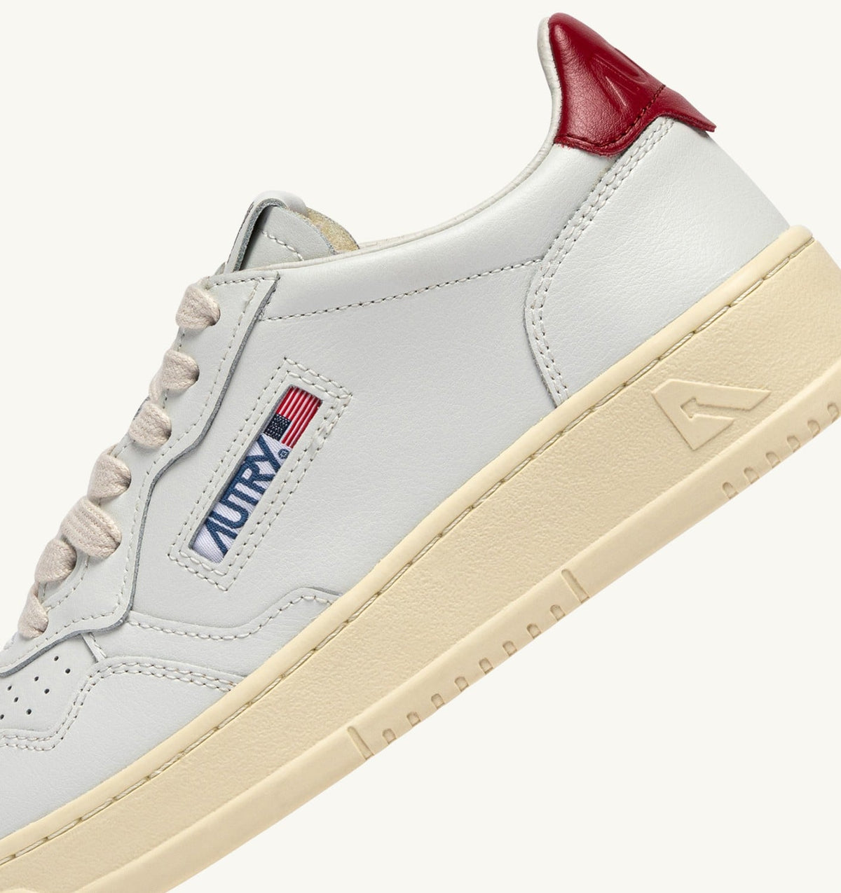 AUTRY Man MEDALIST LOW SNEAKERS IN WHITE AND DEEP CLARET LEATHER