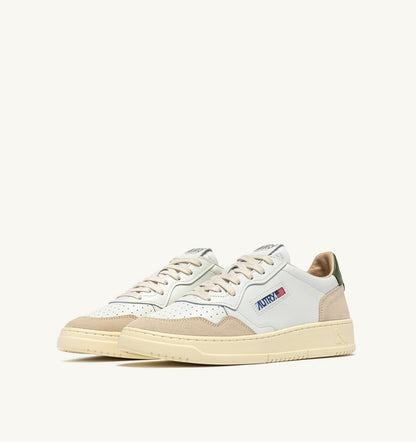 AUTRY Man MEDALIST LOW SNEAKERS IN WHITE LEATHER AND BRONZE GREEN SUEDE