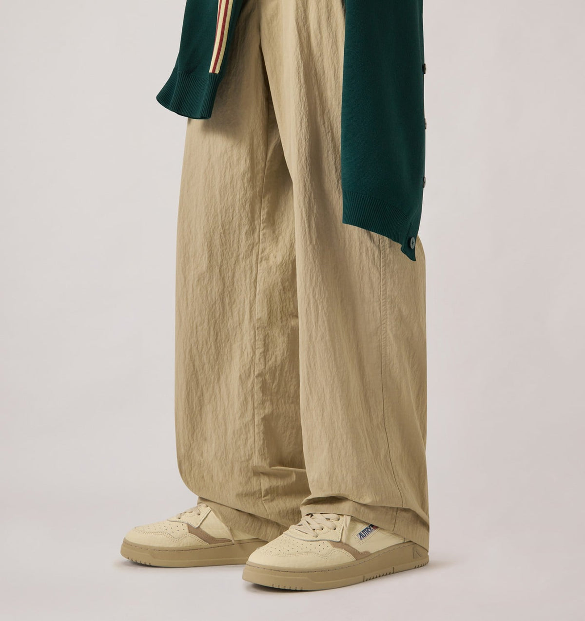 AUTRY Man MEDALIST LOW SNEAKERS IN FEATHER GRAY AND DARK SEA LEATHER