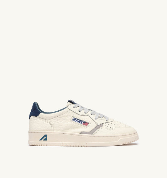 AUTRY Man MEDALIST LOW SNEAKERS IN BLUE DEPTHS AND VAPOR LEATHER