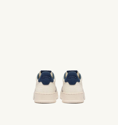 AUTRY Man MEDALIST LOW SNEAKERS IN BLUE DEPTHS AND VAPOR LEATHER