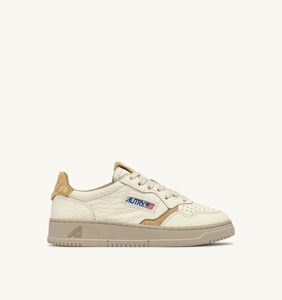 AUTRY Man MEDALIST LOW SNEAKERS IN SAND LEATHER