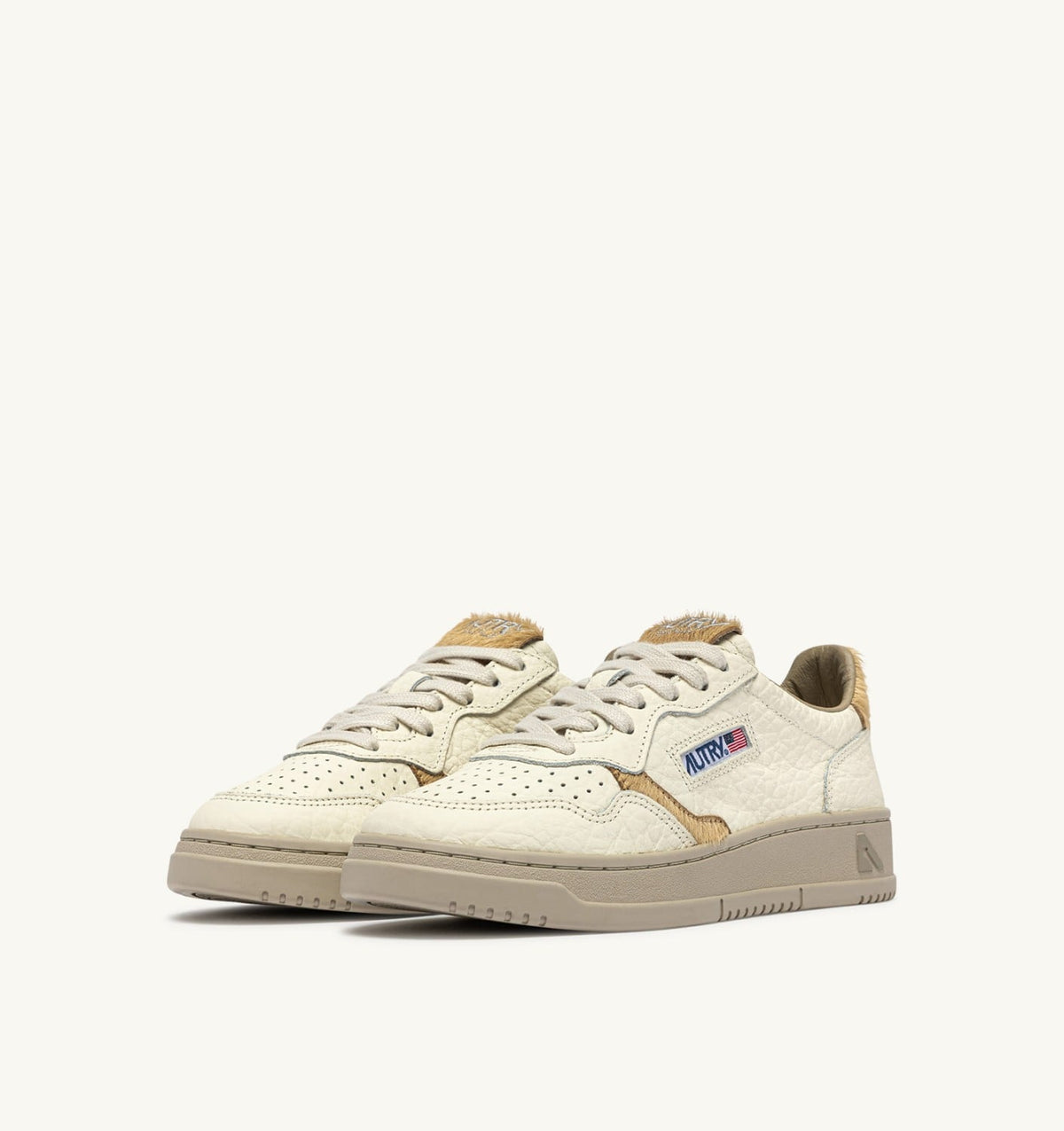 AUTRY Man MEDALIST LOW SNEAKERS IN SAND LEATHER