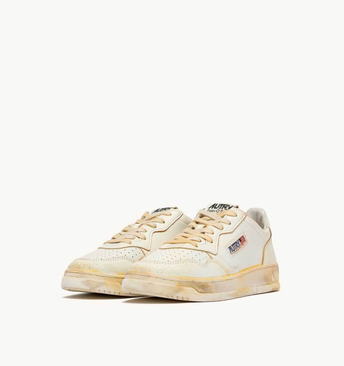 AUTRY Man MEDALIST LOW SUPER VINTAGE SNEAKERS IN WHITE LEATHER