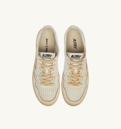 AUTRY Man MEDALIST LOW SUPER VINTAGE SNEAKERS IN WHITE LEATHER