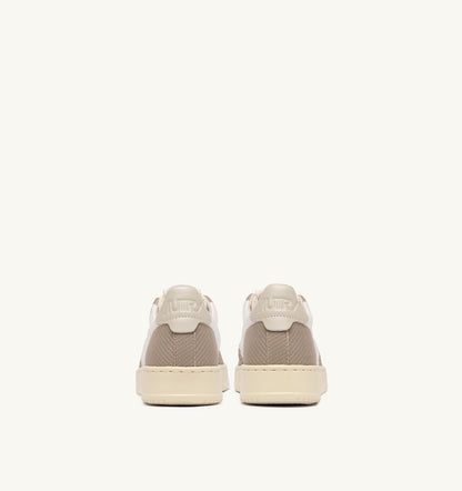 AUTRY Man MEDALIST EASEKNIT LOW SNEAKERS IN IVORY WHITE AND PELICAN KNIT