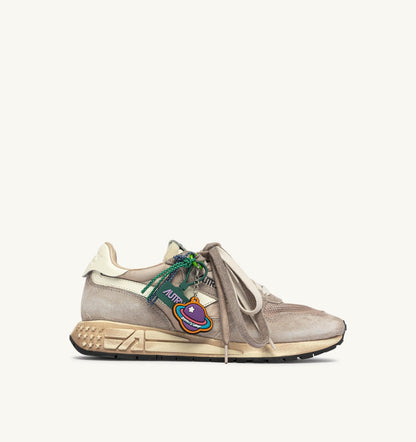 AUTRY Man REELWIND SUPER VINTAGE SNEAKERS IN WOODSMOKE AND WHITE SUEDE AND NYLON
