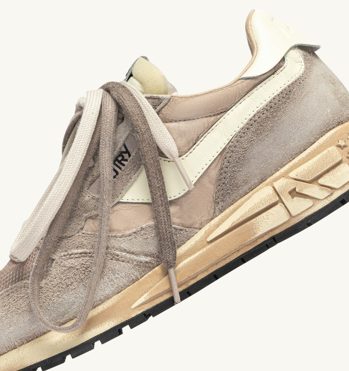 AUTRY Man REELWIND SUPER VINTAGE SNEAKERS IN WOODSMOKE AND WHITE SUEDE AND NYLON