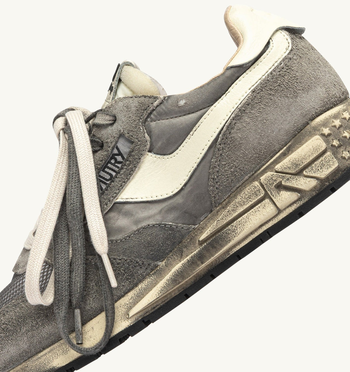 AUTRY Man REELWIND SUPER VINTAGE SNEAKERS IN WHITE AND BLACK SUEDE AND NYLON