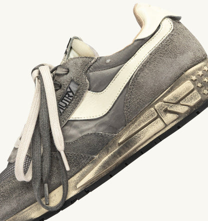 AUTRY Man REELWIND SUPER VINTAGE SNEAKERS IN WHITE AND BLACK SUEDE AND NYLON