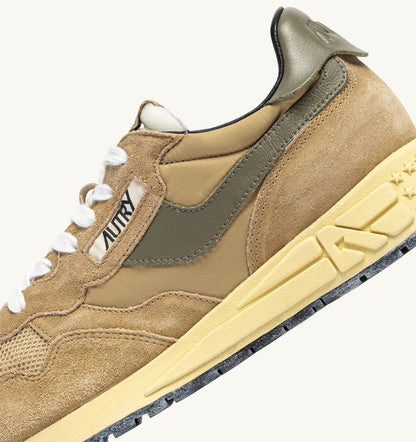 AUTRY Man REELWIND LOW SNEAKERS IN FOAM SUGAR AND COVERT GREEN NYLON AND SUEDE