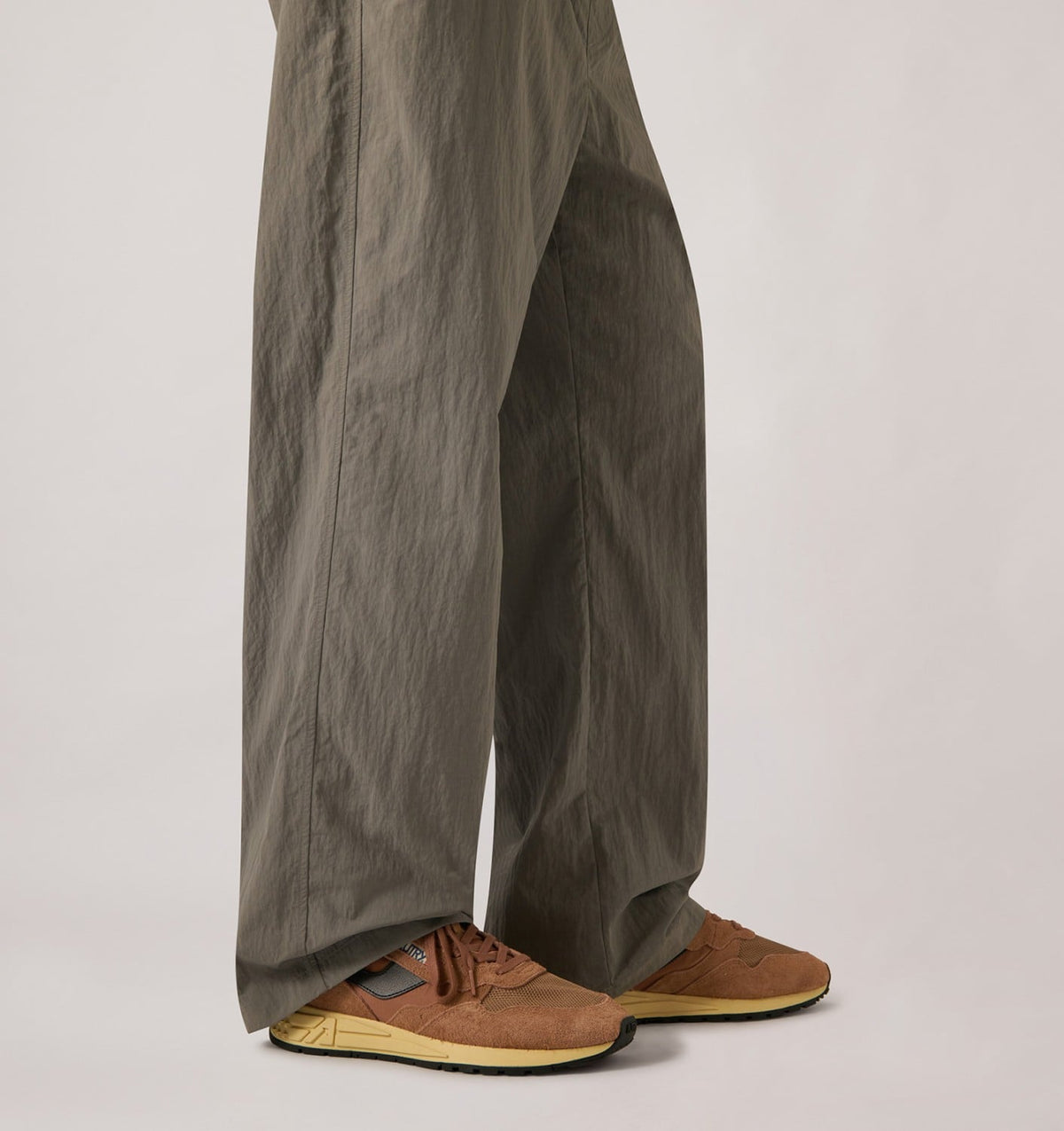AUTRY Man REELWIND LOW SNEAKERS IN MOCHA AND BLACK NYLON AND SUEDE
