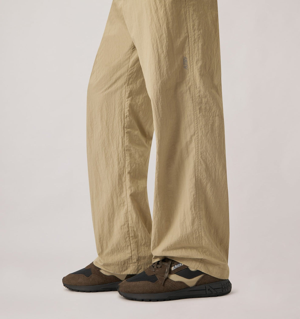 AUTRY Man REELWIND LOW SNEAKERS IN DARK BARK PEBBLE AND PHANTOM SUEDE AND NYLON