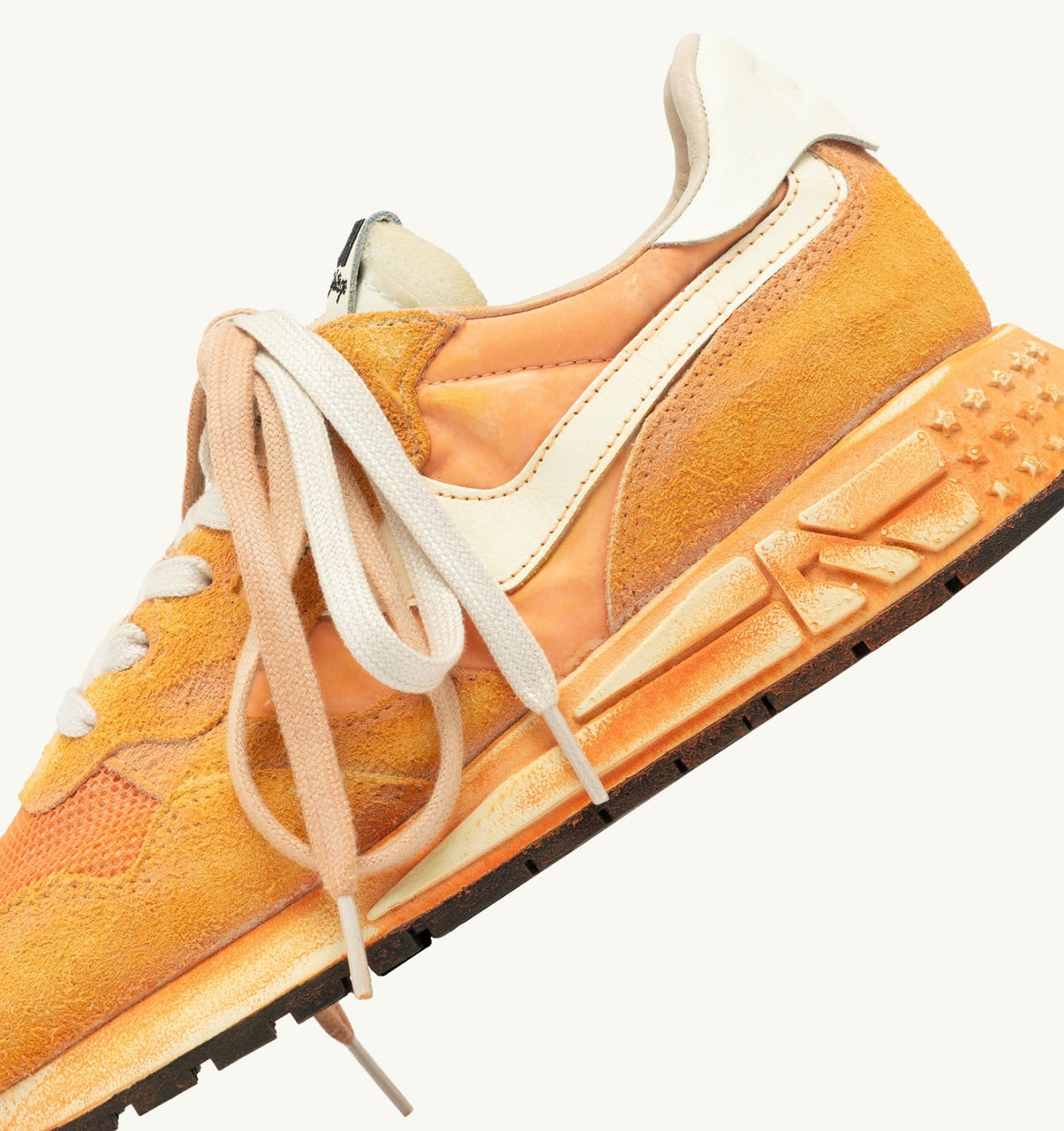 AUTRY Man REELWIND SUPER VINTAGE SNEAKERS IN WHITE AND ORANGE SUEDE AND NYLON