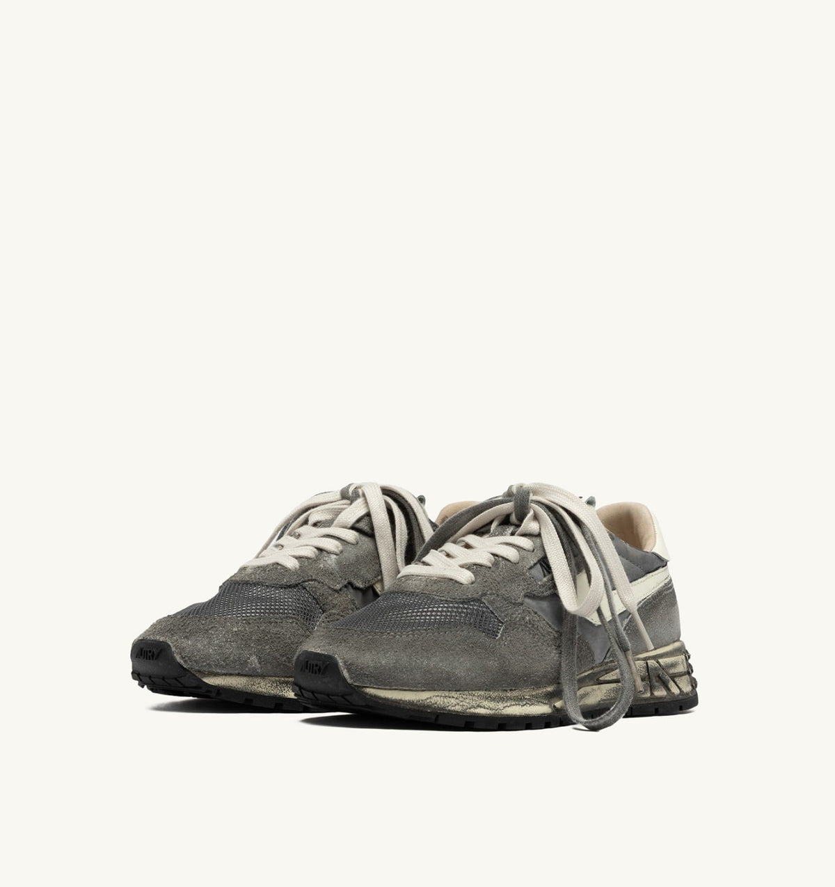 AUTRY Man REELWIND SUPER VINTAGE SNEAKERS IN WHITE AND BLACK SUEDE AND NYLON