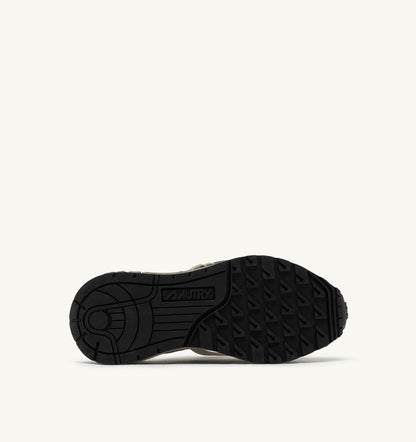 AUTRY Man REELWIND SUPER VINTAGE SNEAKERS IN WHITE AND BLACK SUEDE AND NYLON