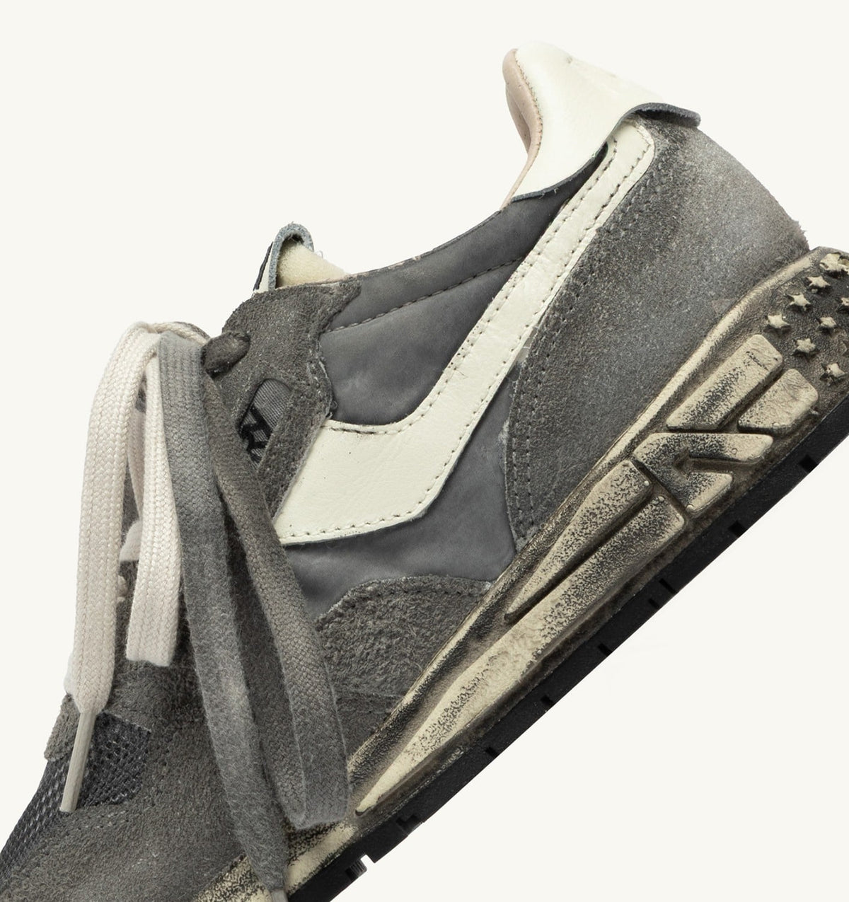 AUTRY Man REELWIND SUPER VINTAGE SNEAKERS IN WHITE AND BLACK SUEDE AND NYLON