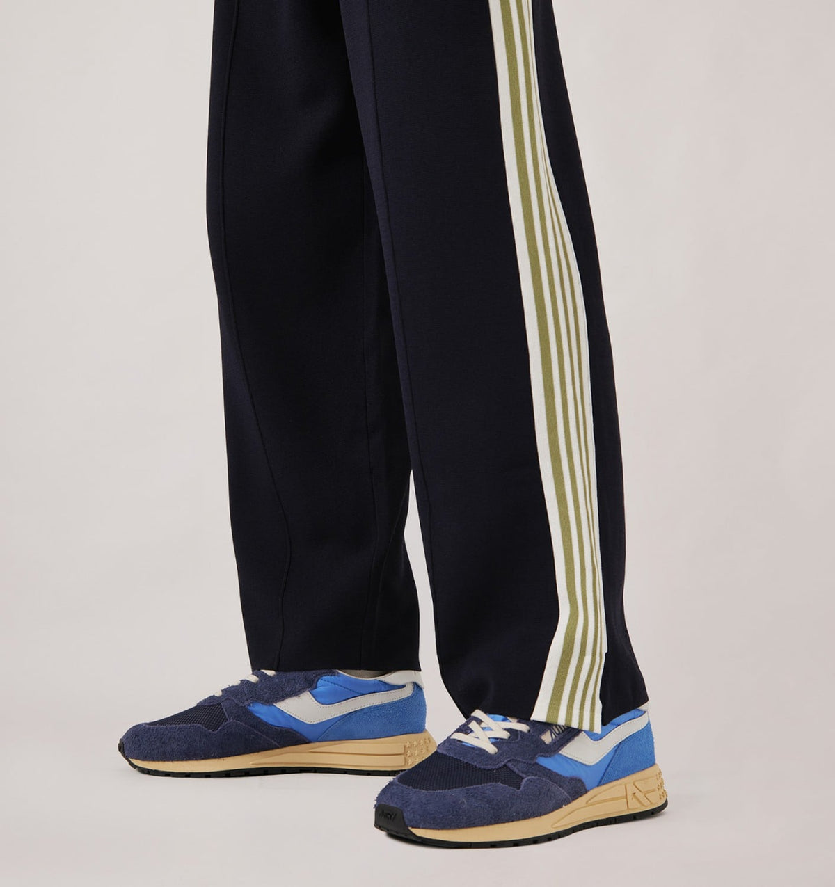 AUTRY Man REELWIND LOW SNEAKERS IN BLUETTE AND DIGITAL BLUE NYLON AND SUEDE