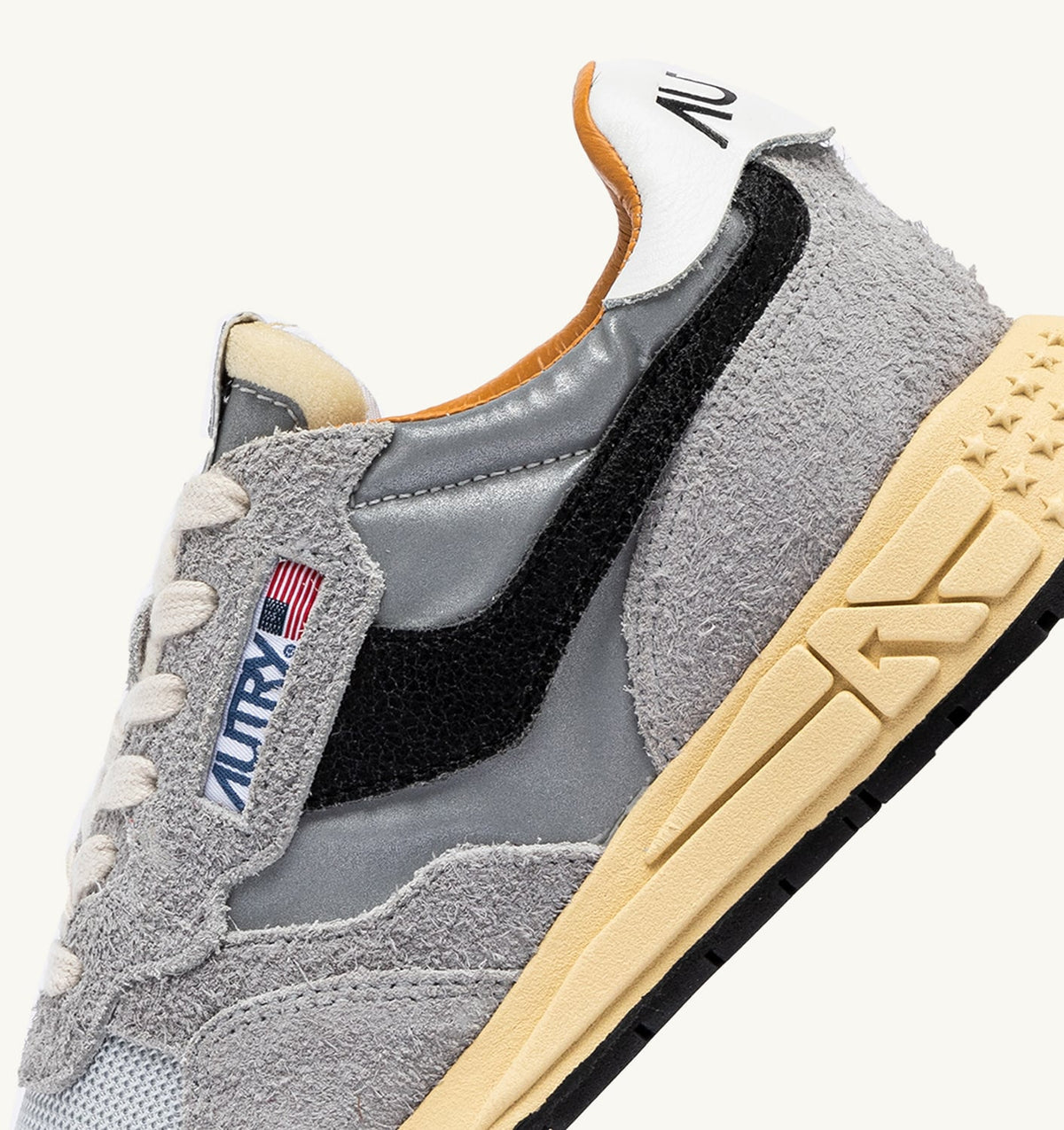 AUTRY Man REELWIND LOW SNEAKERS IN SAND SUEDE AND REFLECTIVE NYLON