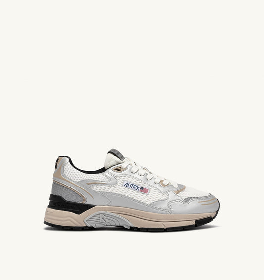 AUTRY Man HYPERWAY SNEAKERS IN SILVER, WHITE AND IRISH CREAM SYNTHETIC LEATHER AND MESH