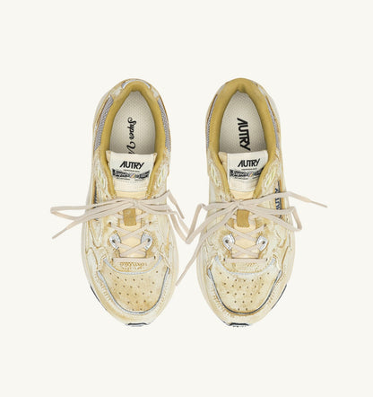 AUTRY Man HYPERWAY SUPER VINTAGE SNEAKERS IN YELLOW AND SILVER SUEDE