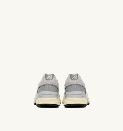 AUTRY Man HYPERWAY SNEAKERS IN WHITE AND GRAY MESH AND LEATHER