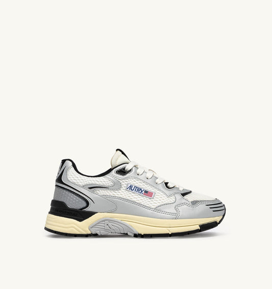AUTRY Man HYPERWAY SNEAKERS IN WHITE SILVER AND BLACK SYNTHETIC LEATHER AND MESH
