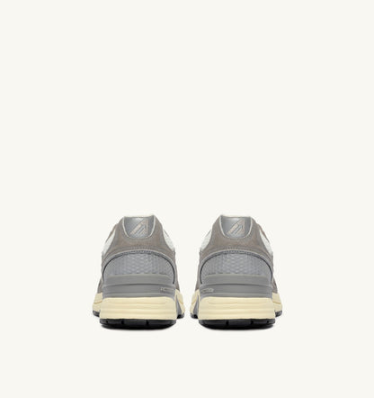 AUTRY Man HYPERWAY SNEAKERS IN WHITE AND LEAD GRAY MESH AND SUEDE