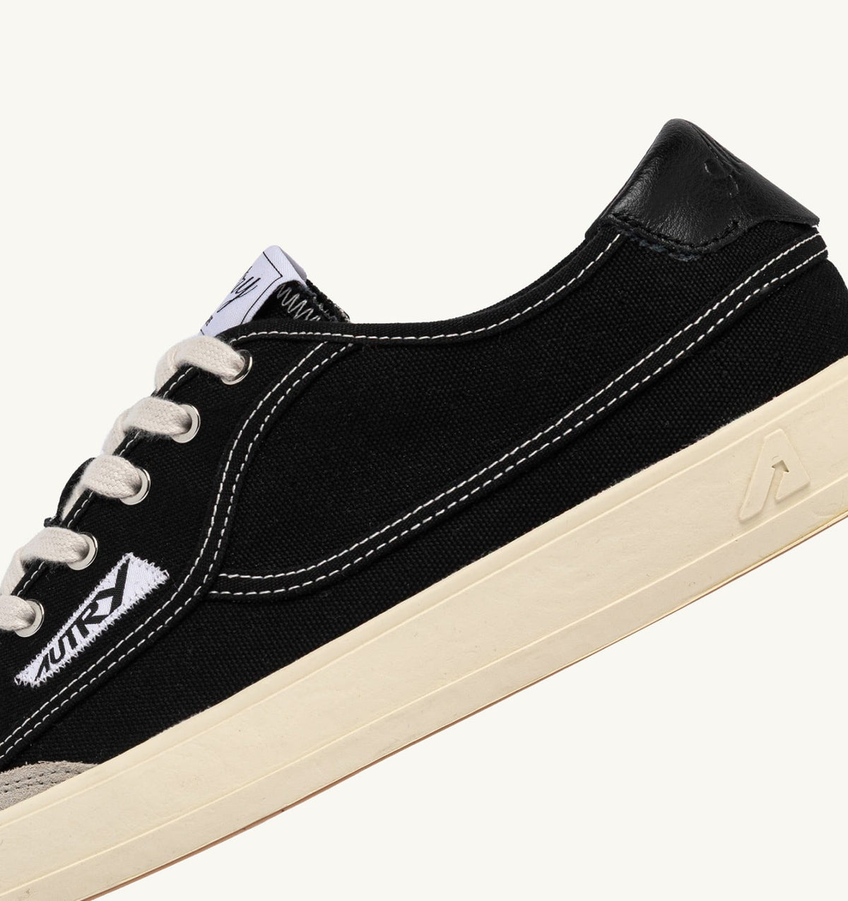 AUTRY Man WINDSCAPE LOW SNEAKERS IN BLACK CANVAS