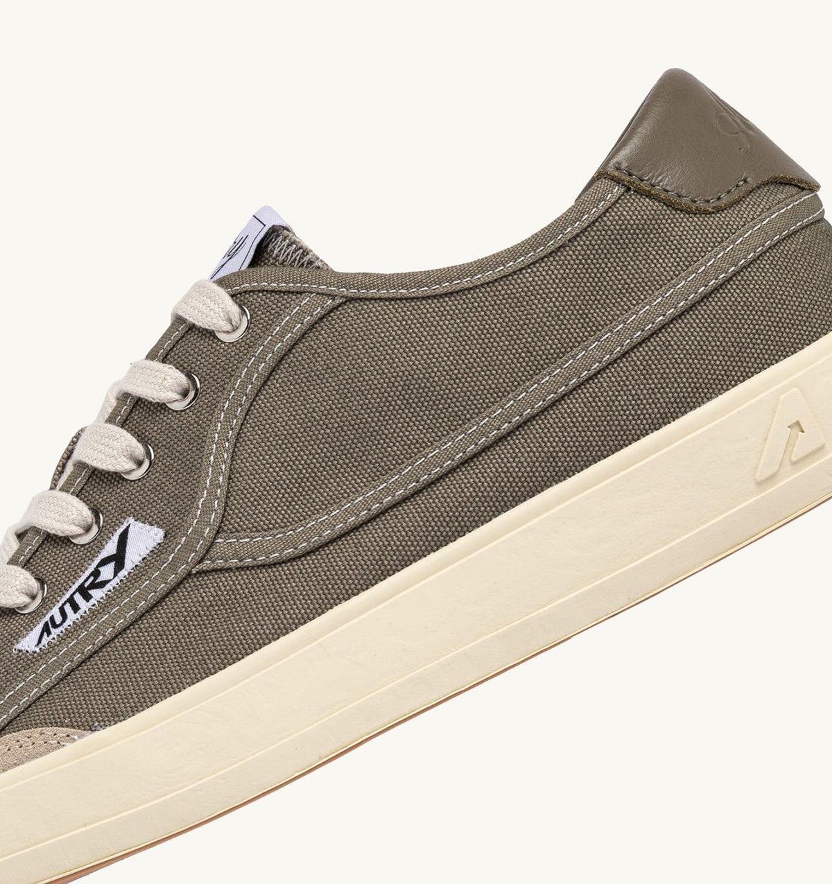 AUTRY Man WINDSCAPE LOW SNEAKERS IN MILITARY CANVAS
