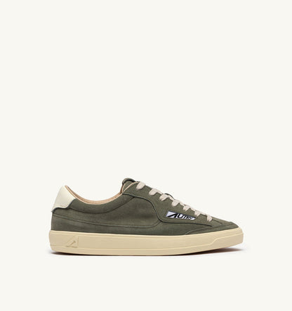 AUTRY Man WINDSCAPE LOW SNEAKERS IN SMOKED GREEN AND MARSHMALLOW SUEDE