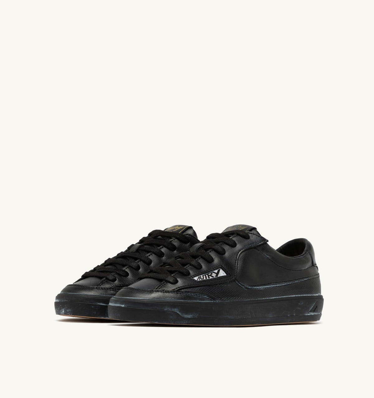 AUTRY Man WINDSCAPE LOW SUPER VINTAGE SNEAKERS IN BLACK LEATHER