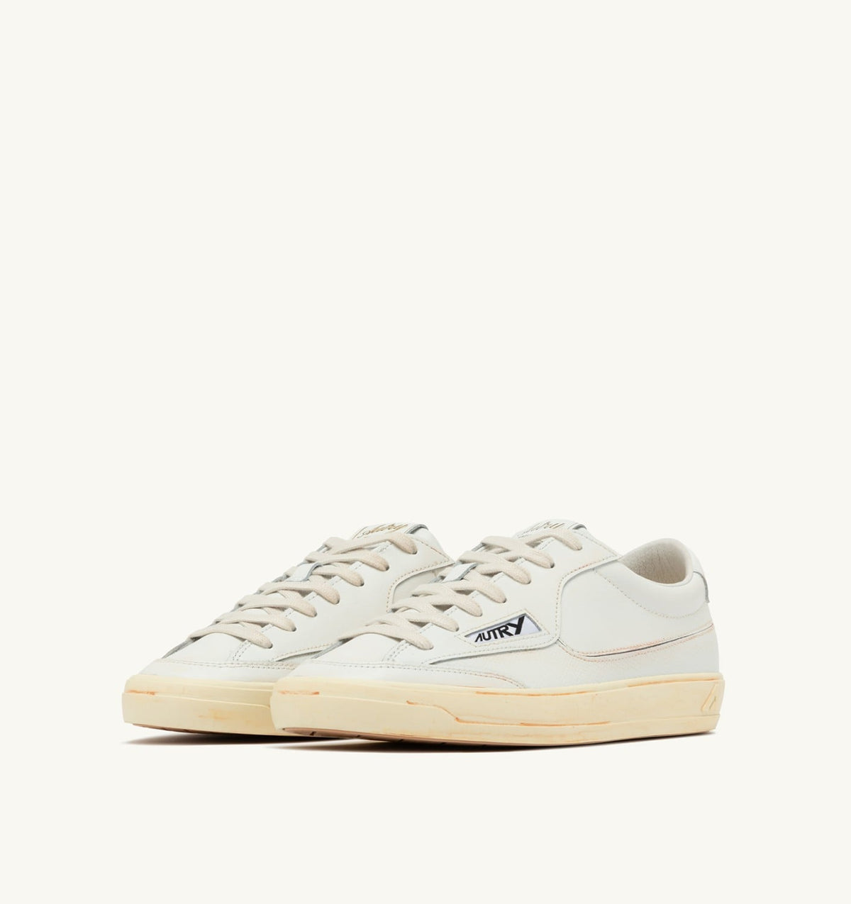 AUTRY Man WINDSCAPE LOW SUPER VINTAGE SNEAKERS IN WHITE LEATHER