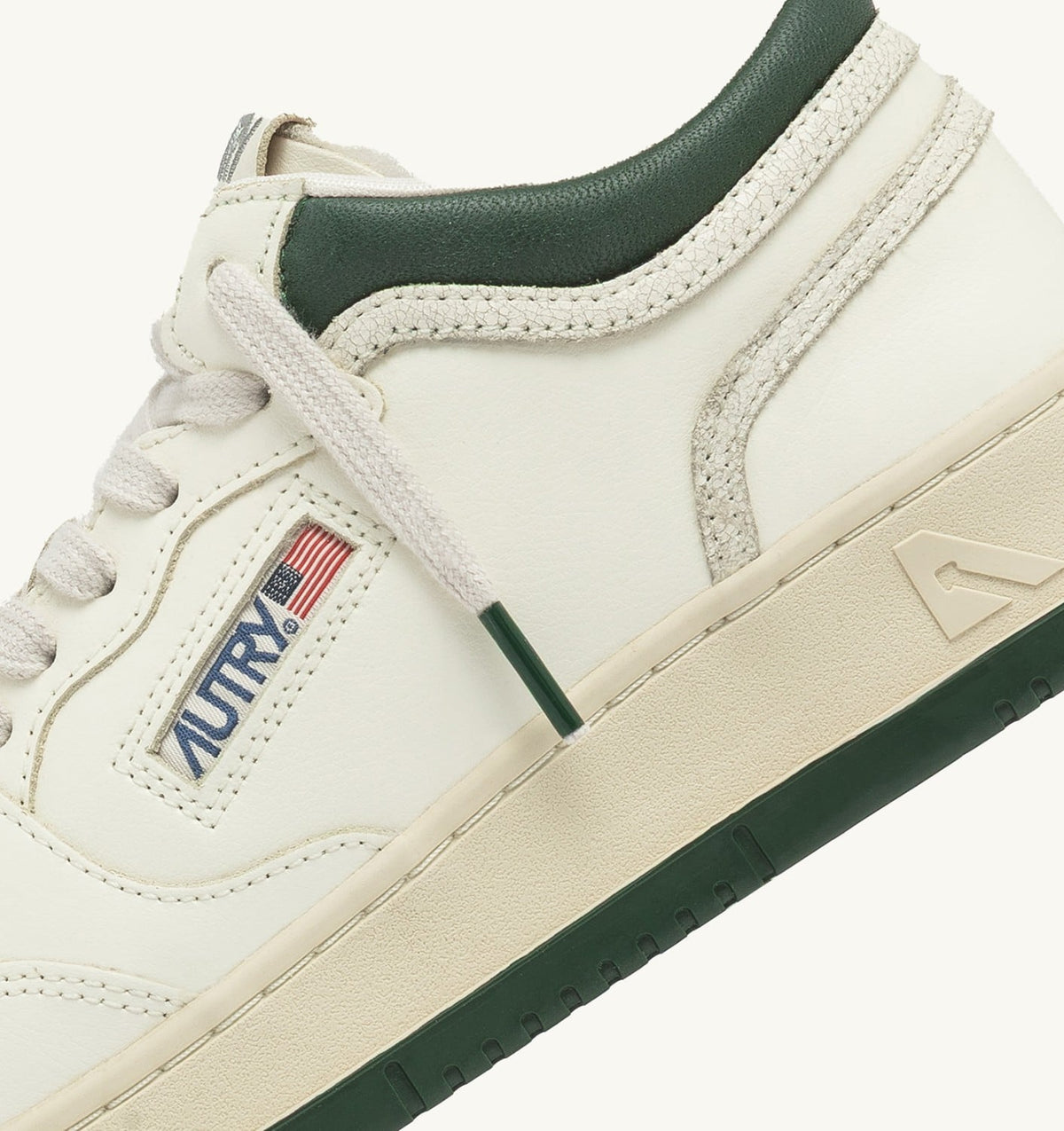 AUTRY Man MED-WAY SNEAKERS IN LEATHER COLOR MARSHMALLOW AND MOUNTAIN