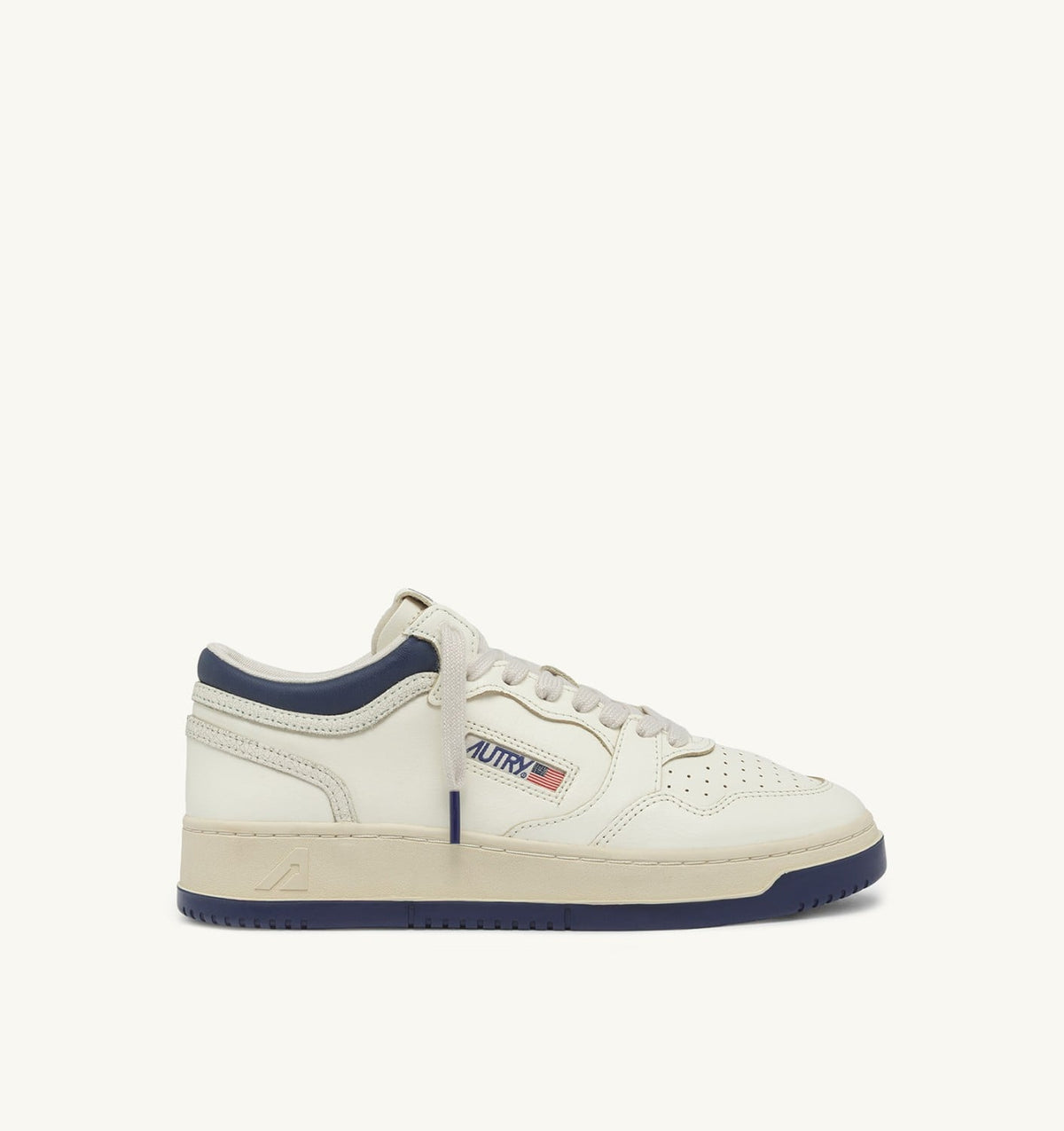 AUTRY Man MED-WAY SNEAKERS IN LEATHER COLOR MARSHMALLOW AND ENSIGN BLUE