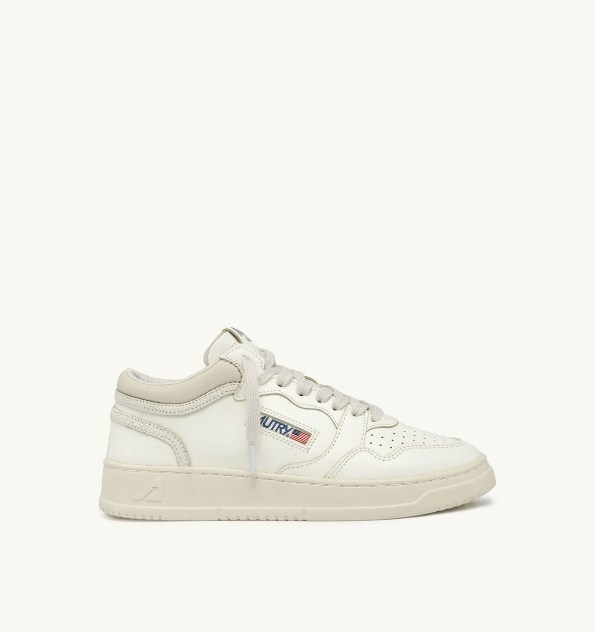 AUTRY Man MED-WAY SNEAKERS IN LEATHER COLOR MARSHMALLOW AND WHITE