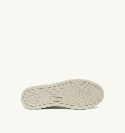 AUTRY Man MED-WAY SNEAKERS IN LEATHER COLOR MARSHMALLOW AND WHITE