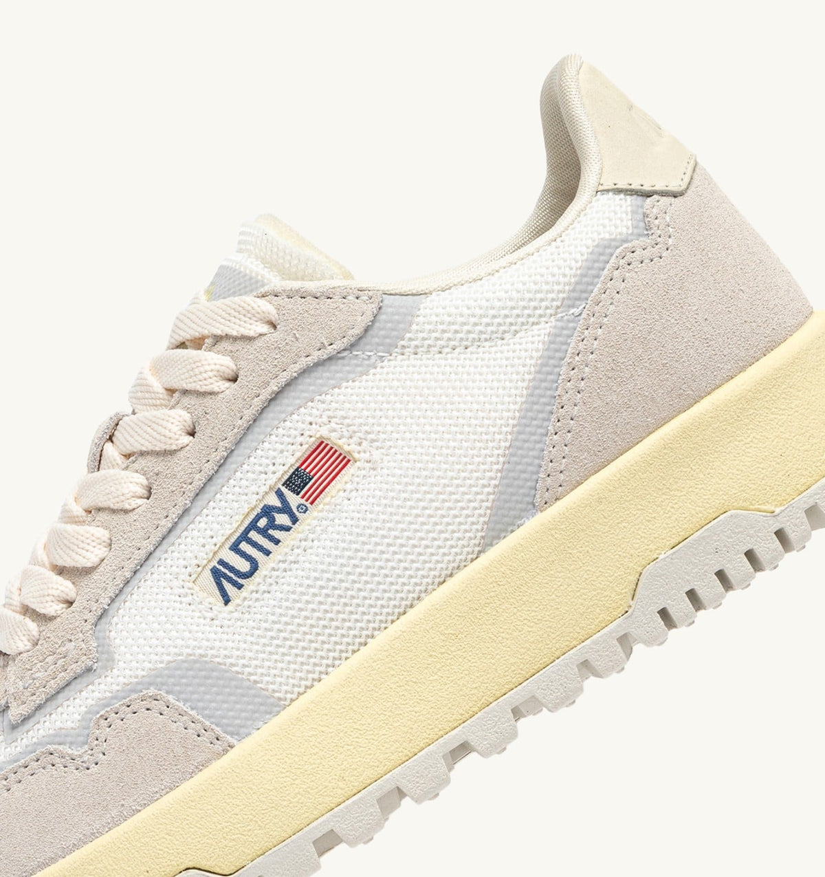 AUTRY Man WILDPACE LOW SNEAKERS IN WHITE AND MARSHMALLOW DRAGON MESH AND SUEDE